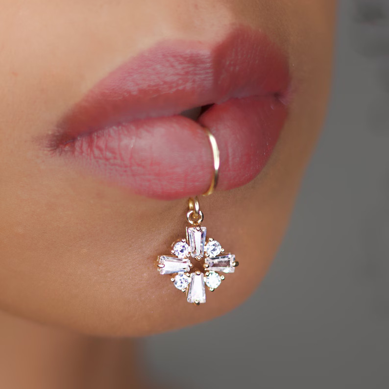 Body Jewelry And Earrings - Luxus Gold Farbe Blume Form Frauen