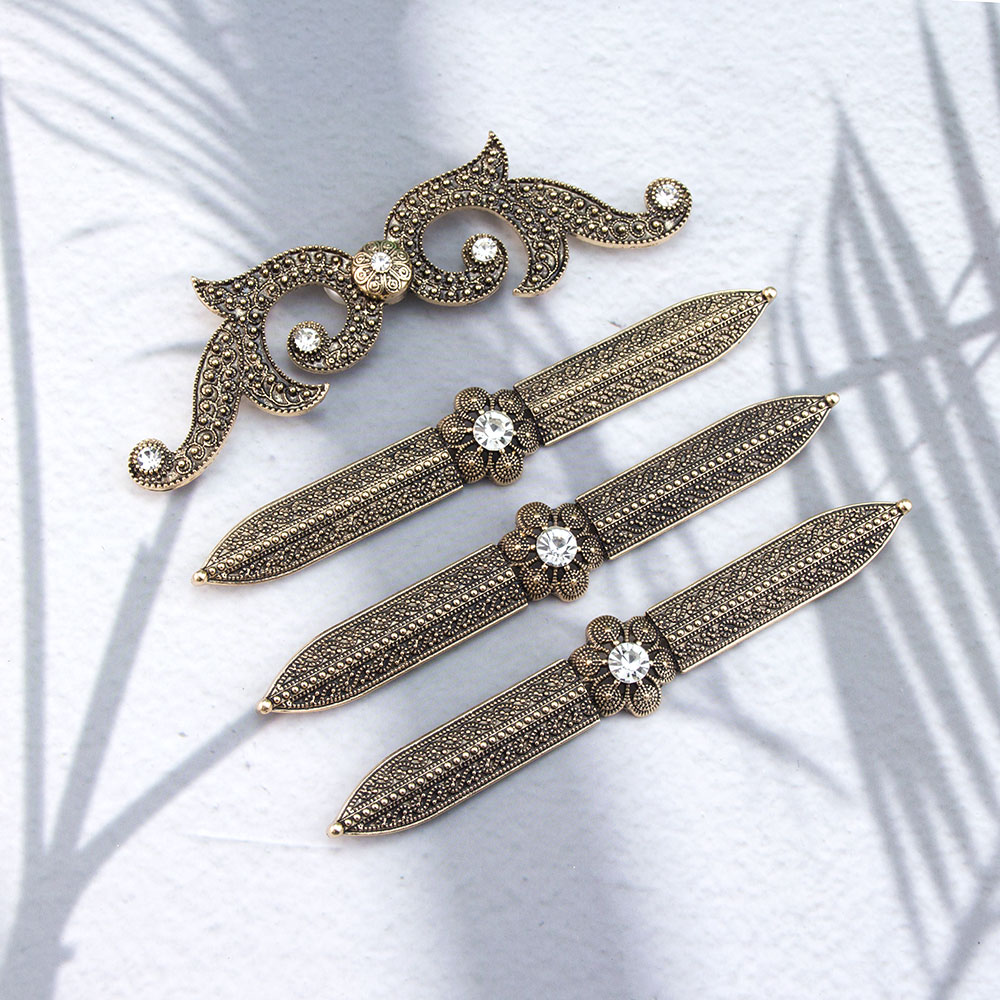 Vintage Kaukasus Frauen Brustp – Body Jewelry Ends Bewertung und Preis