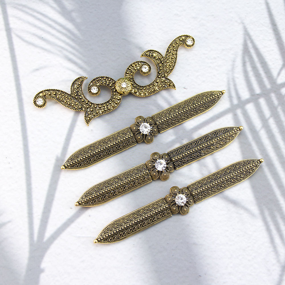Vintage Kaukasus Frauen Brustp – Body Jewelry Ends Bewertung und Preis
