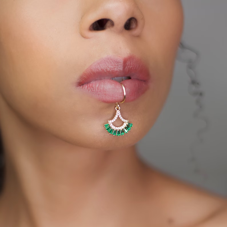 Luxus Gold Farbe Blume Form Fr – Body Jewelry And Earrings Bewertung und Preis