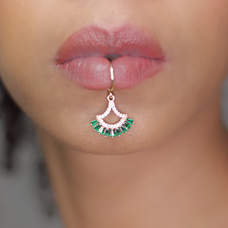 Luxus Gold Farbe Blume Form Fr – Body Jewelry And Earrings Bewertung und Preis