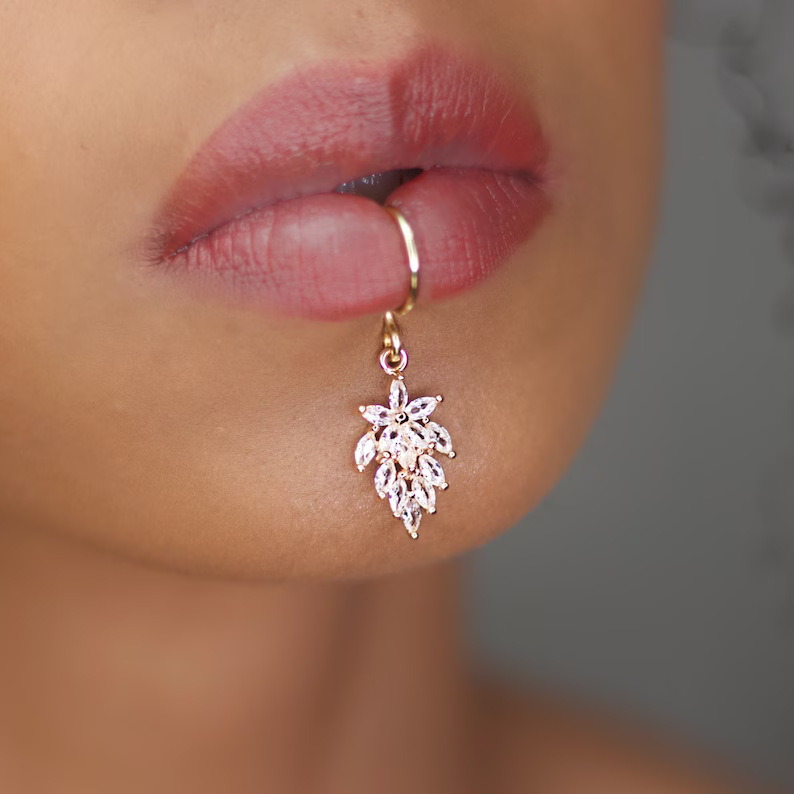 Luxus Gold Farbe Blume Form Fr – Body Jewelry And Earrings Bewertung und Preis